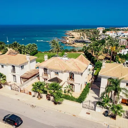 Sunnyvillas: 4br Seafront Villa*private Pool*bw44 וילה